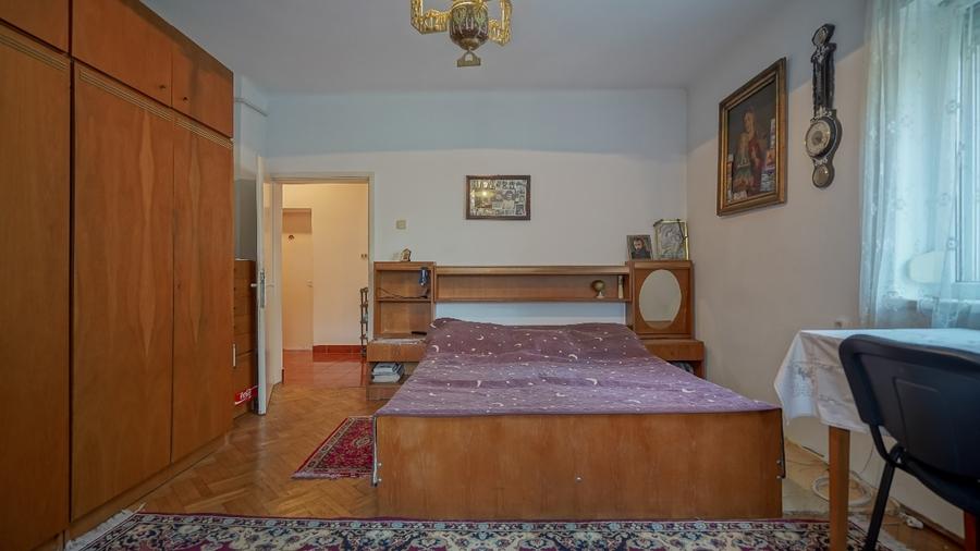Casă individuală cu 7 camere cu Teren 441 Mp în Drumul Poienii