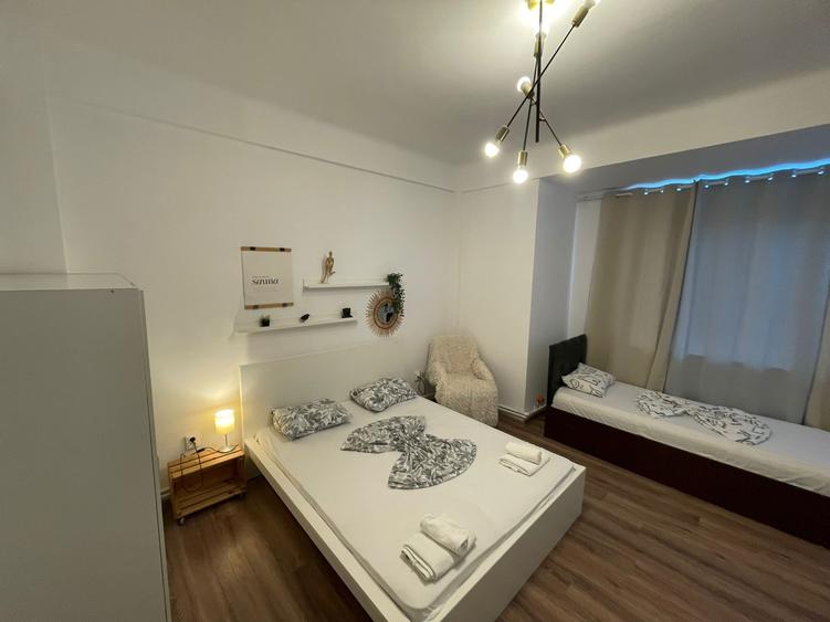 Apartament cu 4 camere decomandat în P-ța Universității