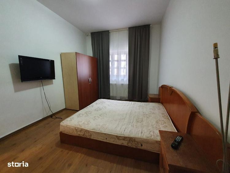 Apartament cu 3 camere decomandat în Libertății