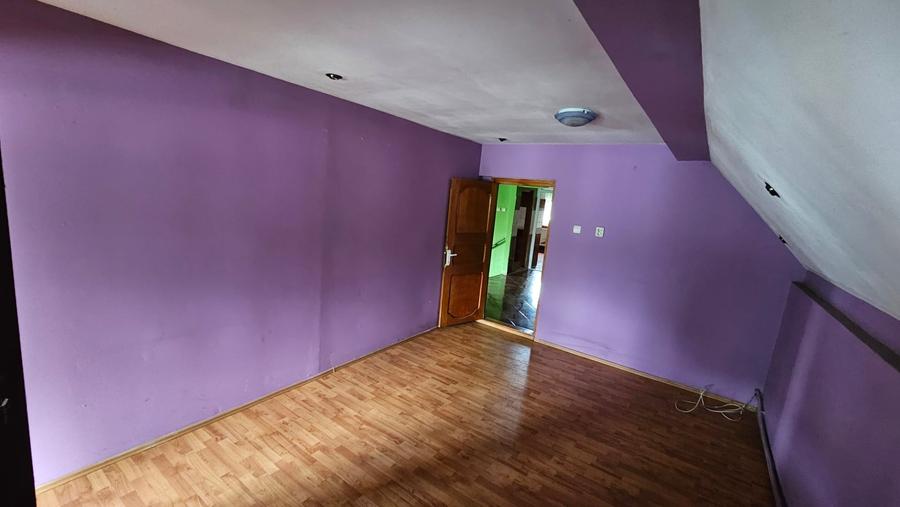 Casă individuală cu 5 camere cu Canalizare în Enachiță Văcărescu