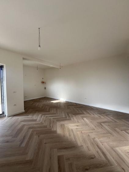Duplex cu 3 camere cu Canalizare în Sânandrei