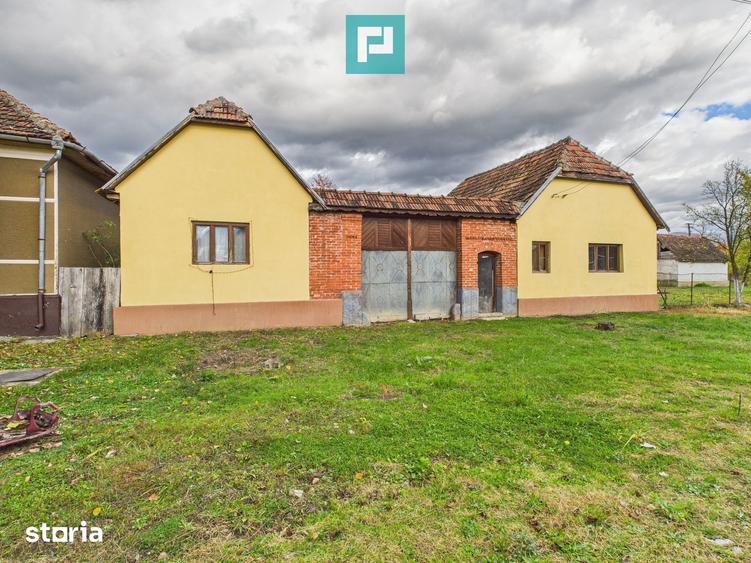 Casă cu 4 camere cu Teren 1080 Mp în Dezna