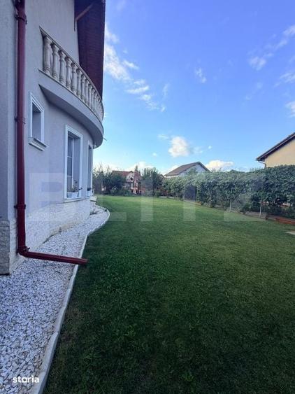 Casă cu 4 camere cu Teren 1033 Mp în Sânpetru
