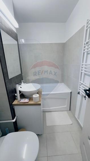 Apartament cu 2 camere semidecomandat, mobilat în Craiovița Nouă