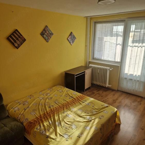 Garsonieră decomandată în Brazda lui Novac