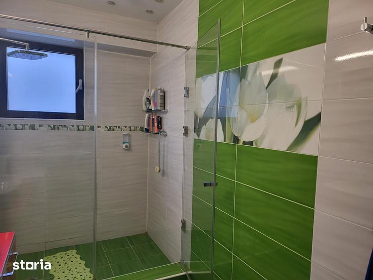 Apartament cu 4 camere în Tei