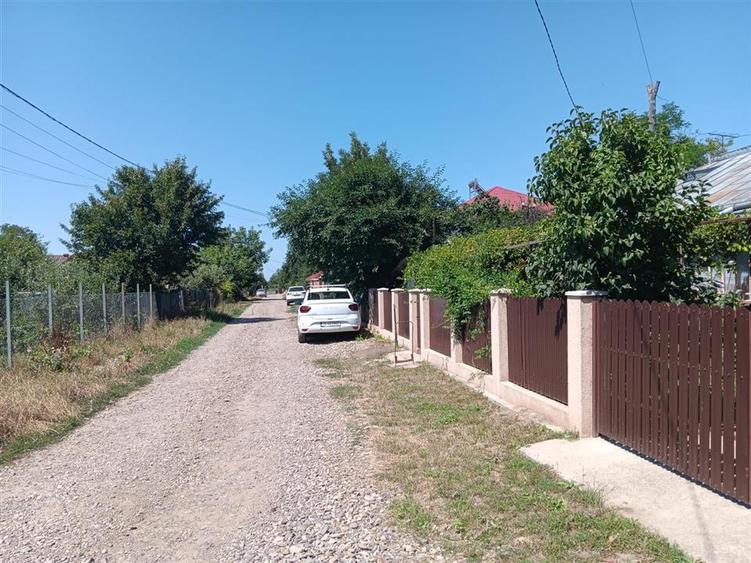 Teren Construcții intravilan de 949 mp, în Popricani