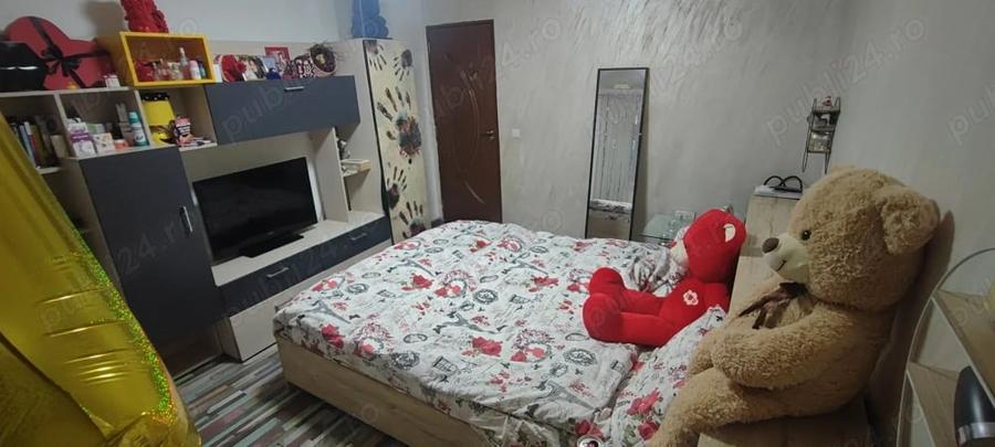 Apartament cu 3 camere decomandat în Uzina 2