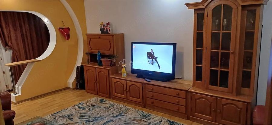 Apartament cu 4 camere decomandat în Bartolomeu