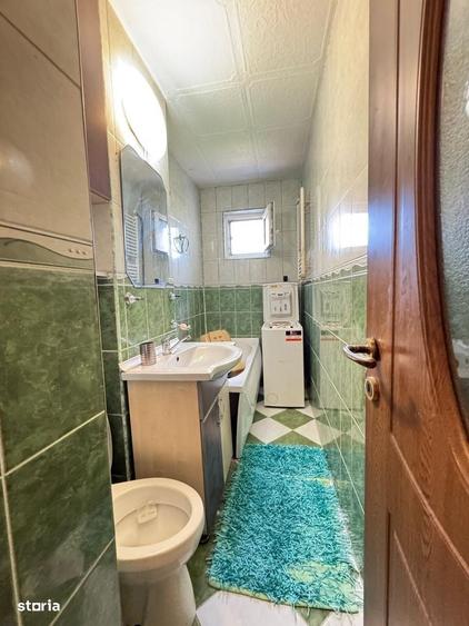 Apartament cu 3 camere semidecomandat în Alexandru cel Bun