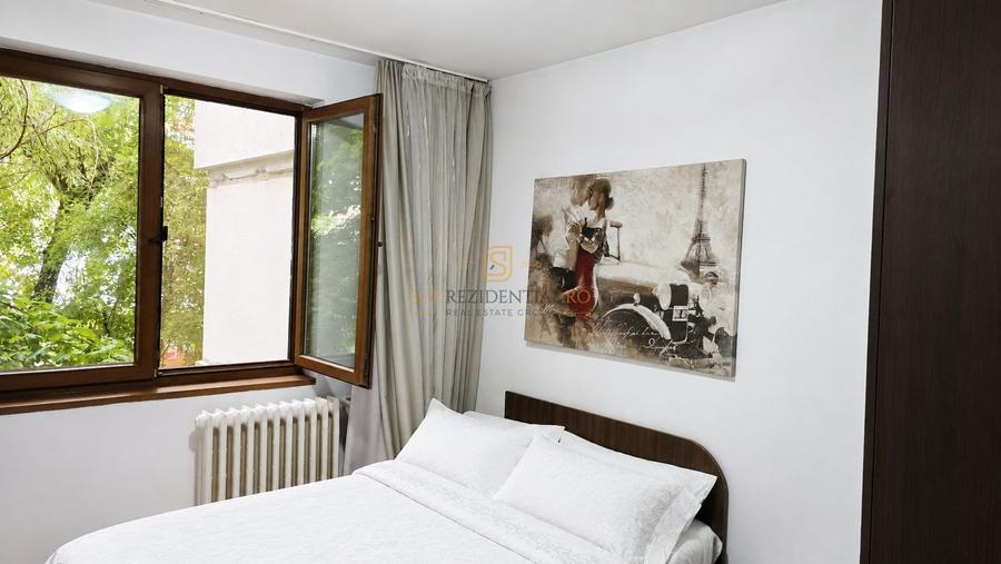 Apartament cu 4 camere semidecomandat, mobilat în Apărătorii Patriei