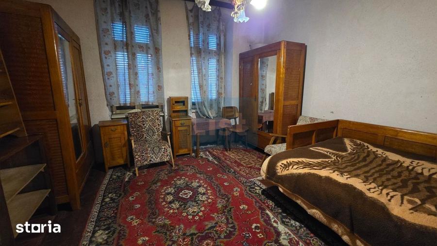 Casă cu 4 camere cu Teren 478 Mp în Central