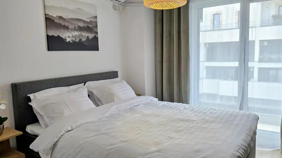 Apartament cu 3 camere decomandat în Parcul Carol