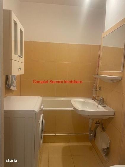 Apartament cu 3 camere decomandat în Drumul Taberei