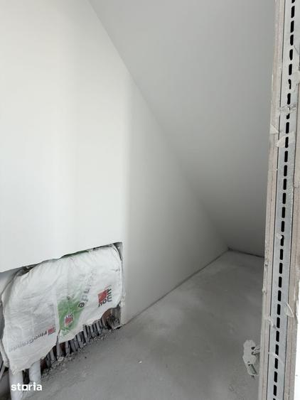 Casă cu 5 camere cu Teren 277.5 Mp în Bucovina