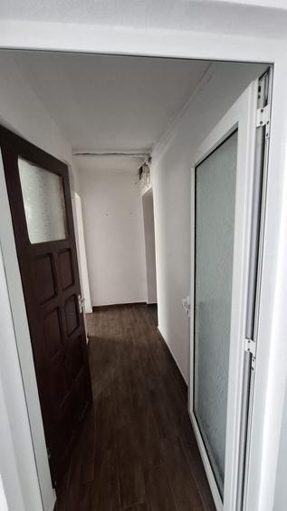 Apartament cu 3 camere semidecomandat în Exterior Vest