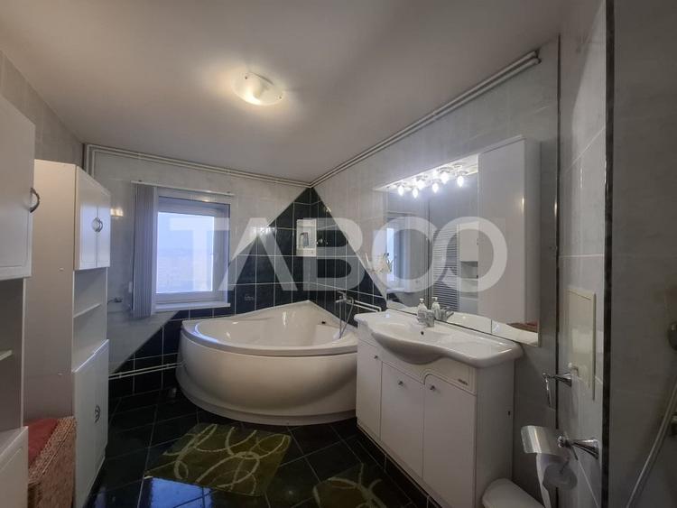 Apartament cu 5 camere decomandat, mobilat în Mihai Viteazul