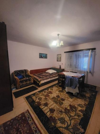 Casă individuală cu 5 camere cu Canalizare în Răhău