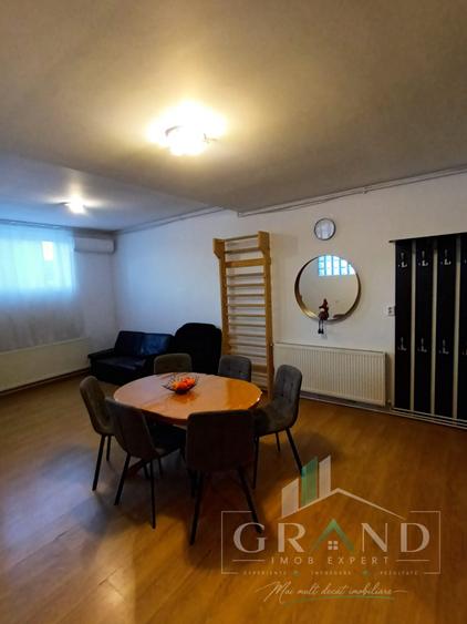 Apartament cu 3 camere semidecomandat, mobilat în Semicentral