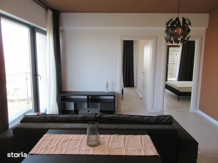 Apartament cu 3 camere semidecomandat în Fundeni