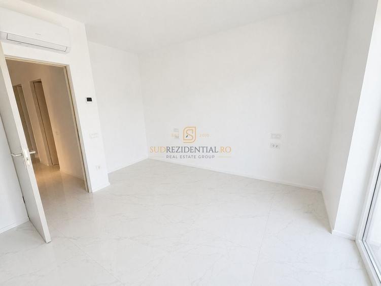 Apartament cu 4 camere decomandat în Metalurgiei