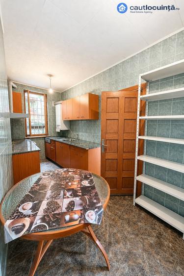 Apartament cu 3 camere în P-ța Romană