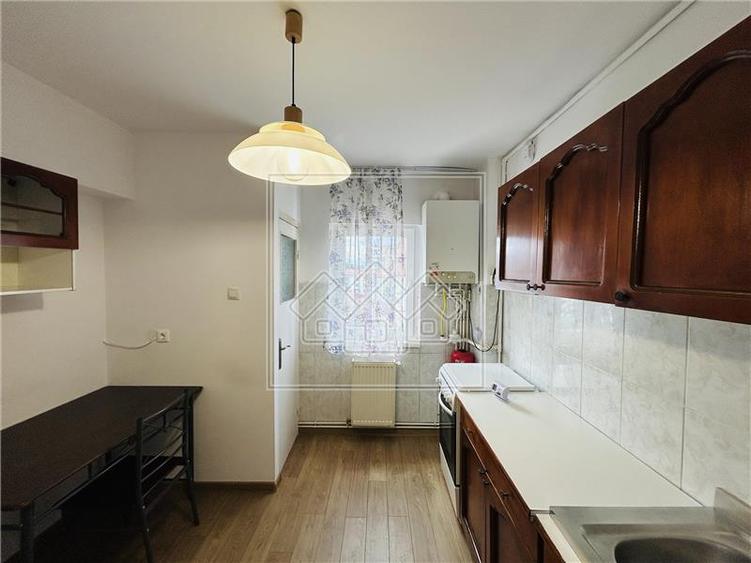 Apartament cu 2 camere decomandat în Mihai Viteazul