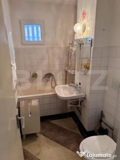 Apartament cu 2 camere semidecomandat în Central
