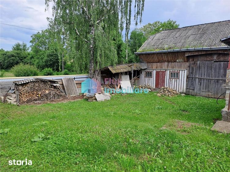 Casă cu 2 camere cu Teren 3743 Mp în Mălini