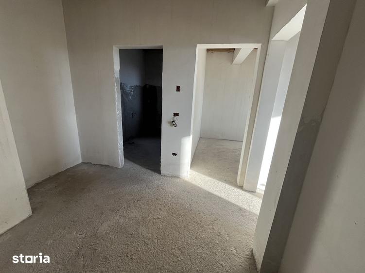 Casă cu 4 camere cu Teren 250 Mp în Vânători