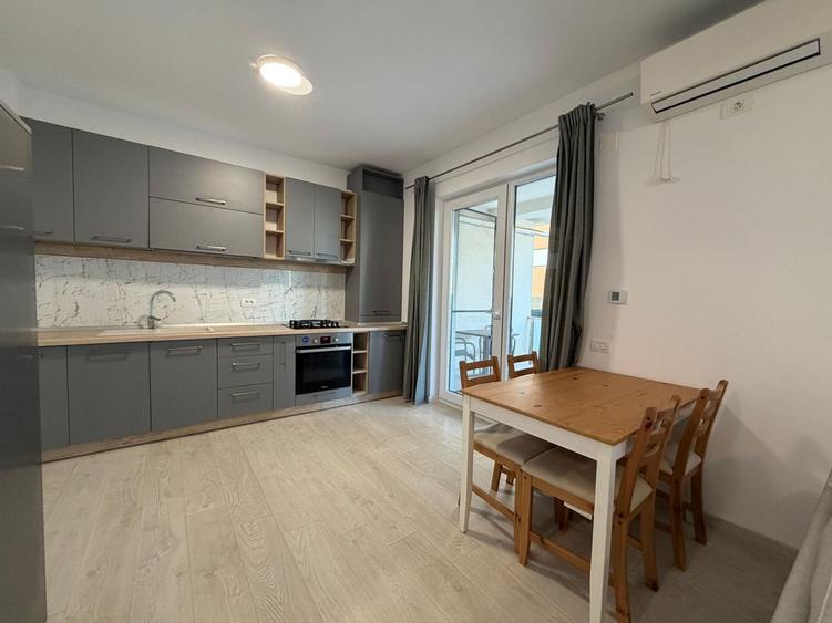 Apartament cu 3 camere decomandat, mobilat în Aradului