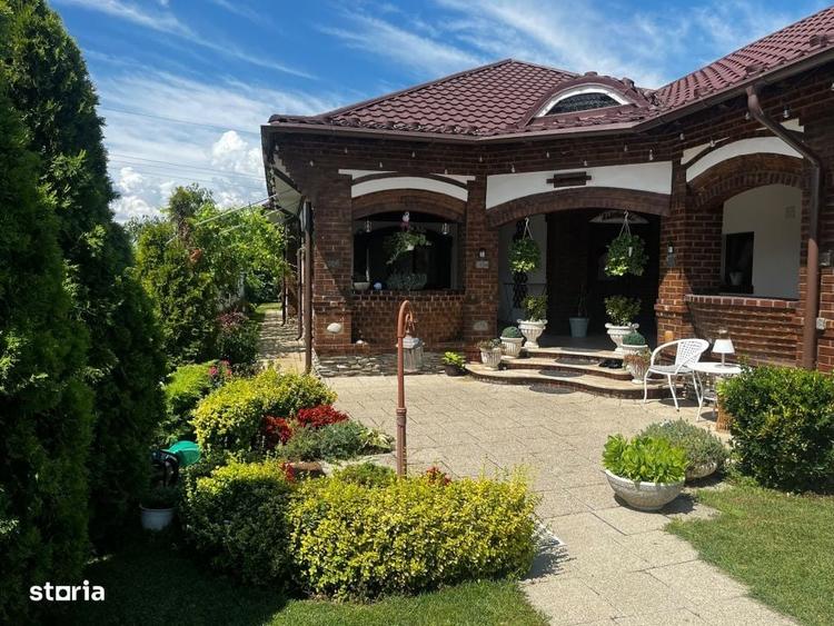 Casă cu 4 camere în Ungureni