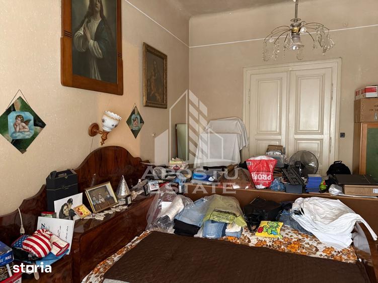 Doua case de vanzare in aceea?i curte zona Maria - 3