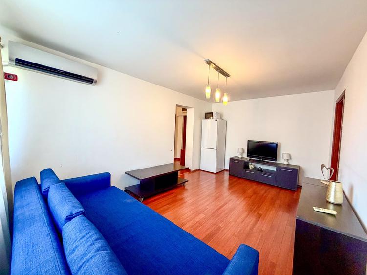 Apartament cu 3 camere semidecomandat, mobilat în Dristor