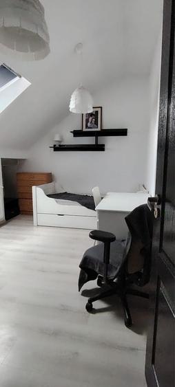Apartament cu 4 camere decomandat în Florești