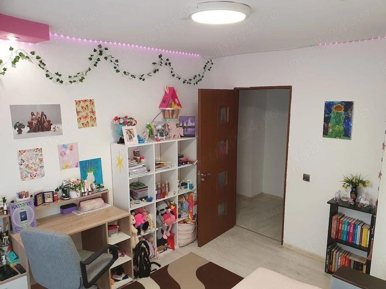 Apartament cu 4 camere decomandat, mobilat în Noua