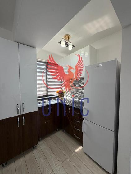 Apartament cu 3 camere nedecomandat, mobilat în Calea Severinului
