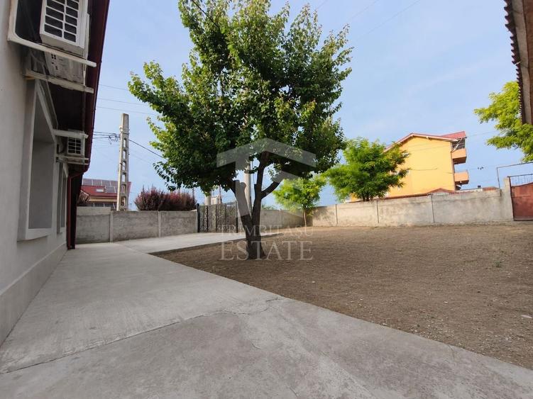 Casă individuală cu 4 camere cu Canalizare în Palazu Mare