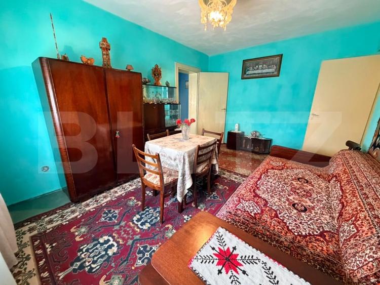 Apartament cu 3 camere semidecomandat, mobilat în Cugir