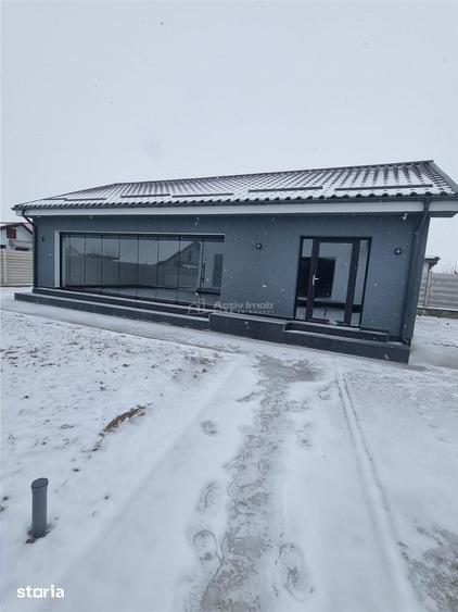 Casă cu 7 camere decomandat cu Teren 1145 Mp în Poroschia