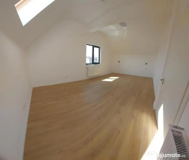 Casă cu 5 camere cu Teren 300 Mp în Central