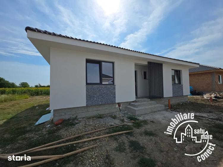 Casă cu 4 camere cu Teren 1200 Mp în Păulești