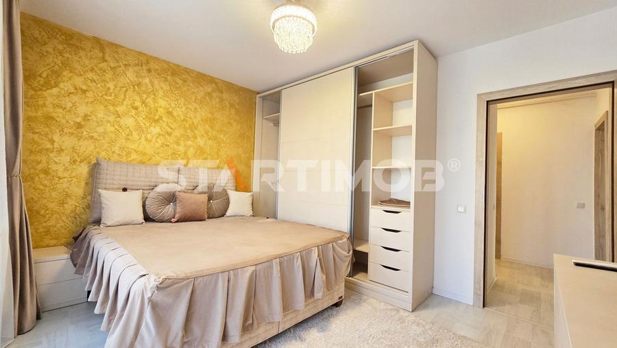 Apartament cu 3 camere decomandat, mobilat în Tractorul
