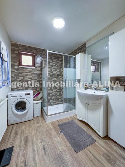 Casă cu Teren 989 Mp în Bejan