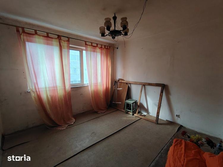 Apartament cu 2 camere semidecomandat în Micro 11
