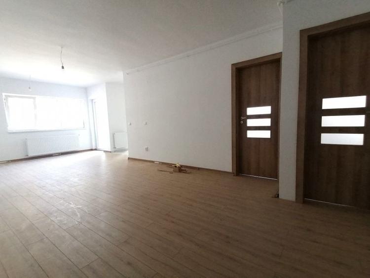 Apartament cu 3 camere decomandat în Șelimbăr