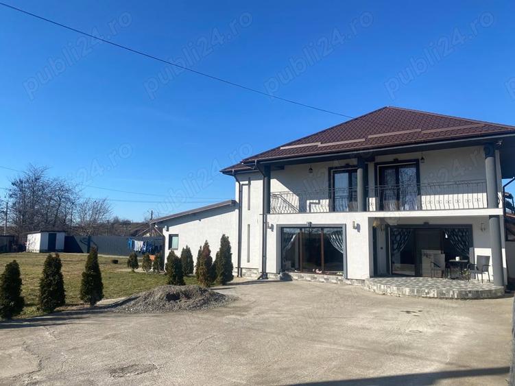 Casă cu 4 camere cu Teren 1200 Mp în Țintea