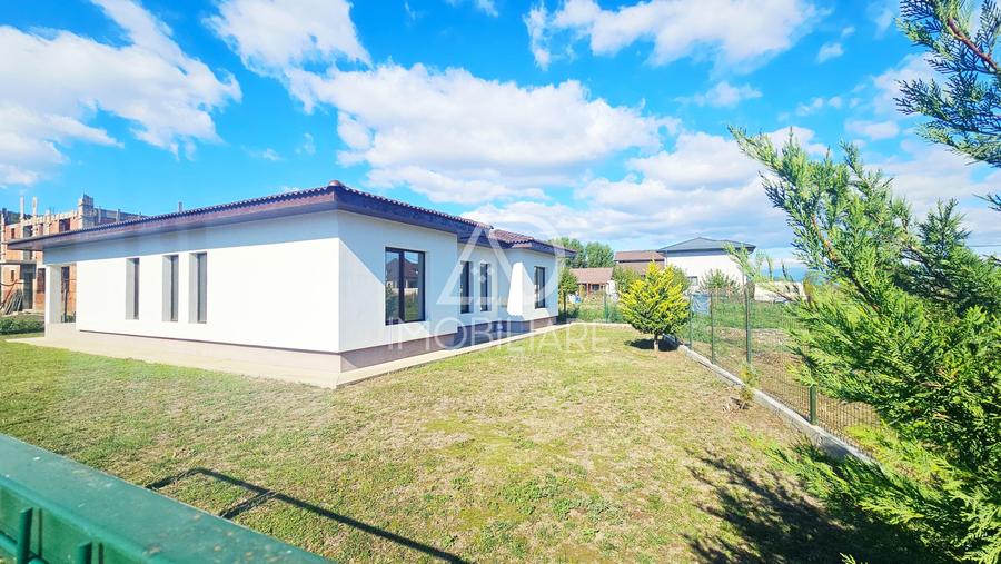 Casă individuală cu 4 camere cu Teren 500 Mp în 1 Mai