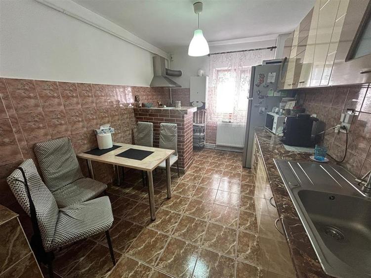 Apartament cu 3 camere decomandat în Brăilei