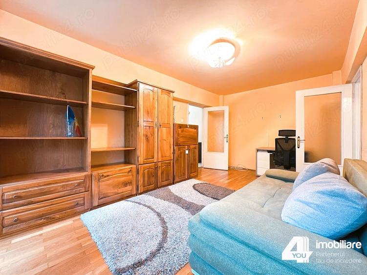 Apartament cu 2 camere semidecomandat în Boul Roșu